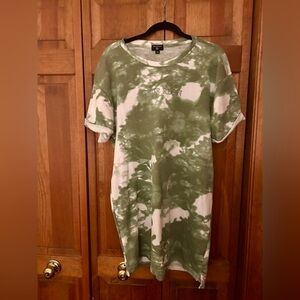 True Religion Women’s Sz L Green & White Short Sleeve Cute Comfy Tie Dye Dress